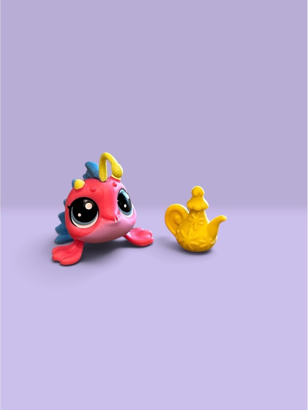 Littlest Pet Shop LPS Anglerfish Mini Figure #3-162 with Accessory